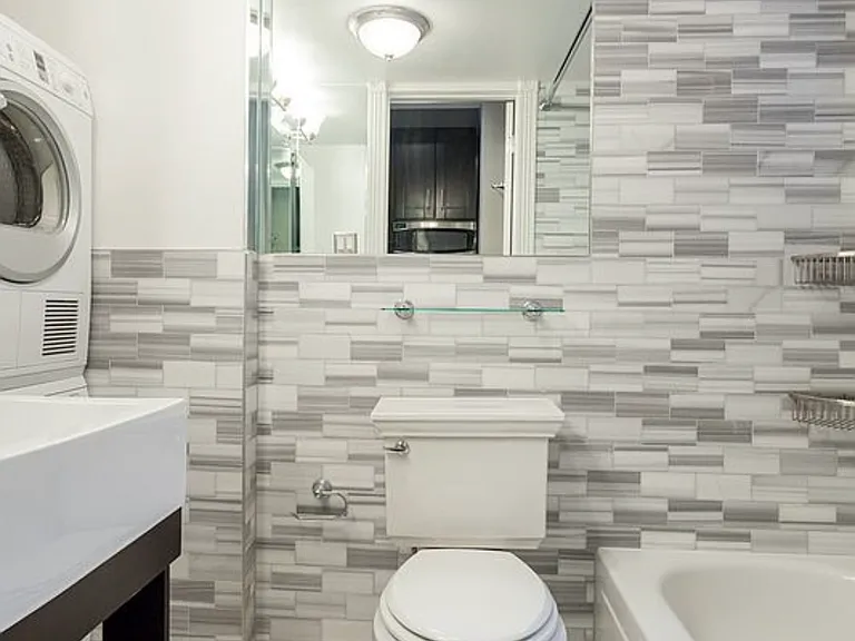 250 Mott St #15 — Photo 4