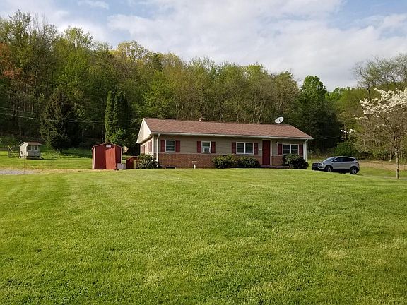 2nd image of 371 Harris Ln