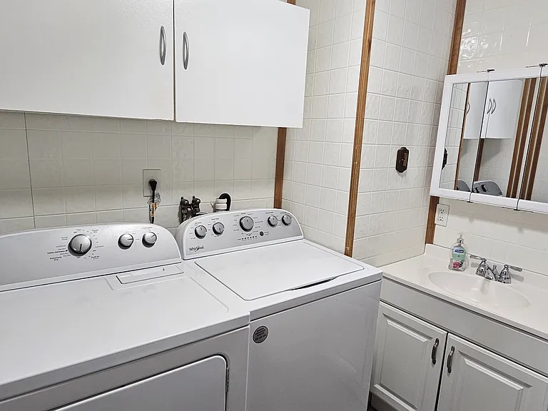 88 E Valentine St #2 — Photo 16