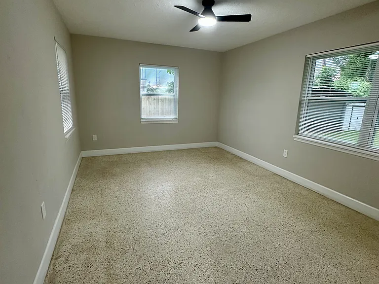 1176 Lake View Dr — Photo 23