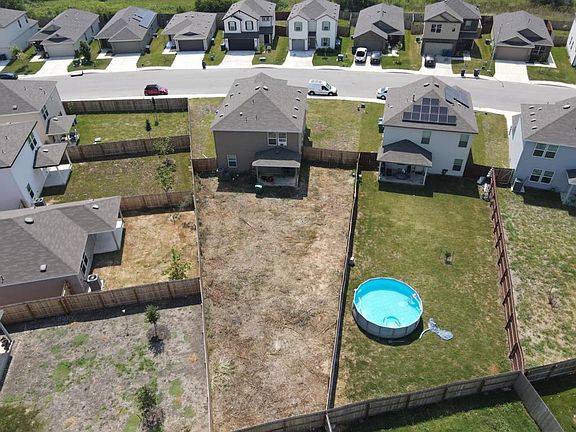 4th image of 543 Retama Pl