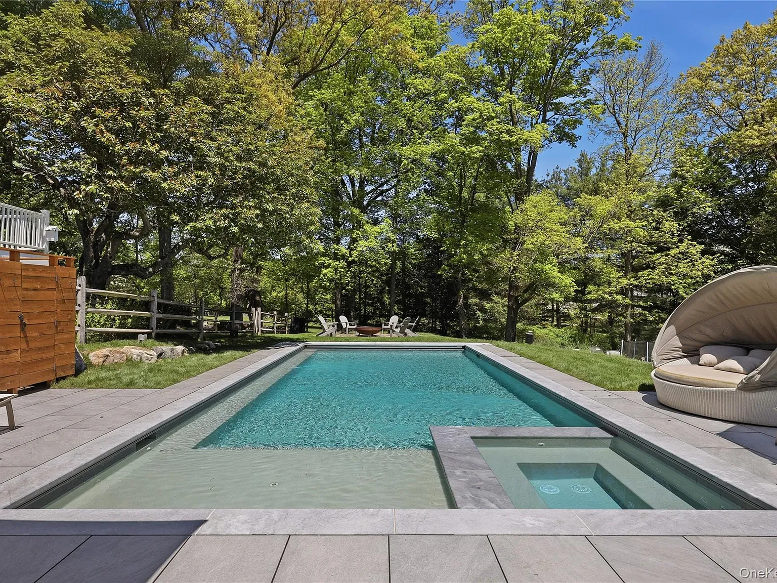 5 bed, 4.5 bath, 5313 sqft, $20,000 — Photo 2