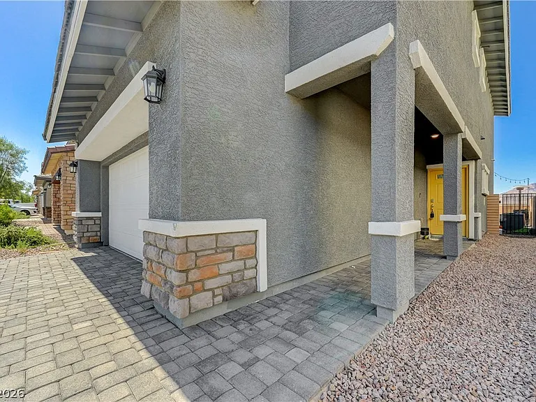 386 Larksong Ave — Photo 4