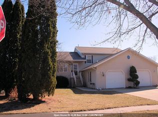 961 Eastman Ln, Fond Du Lac, WI 54935