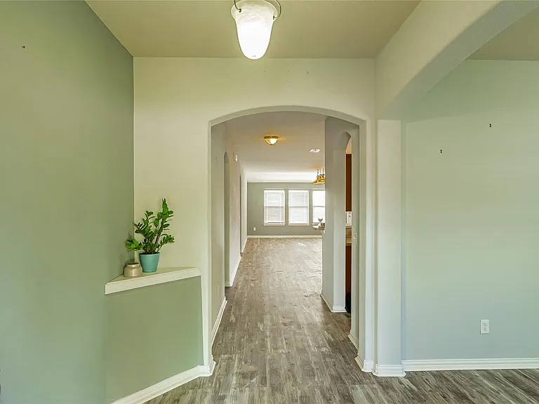 704 Cedar Cove Dr — Photo 8