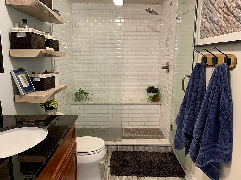 327 E Allen St #4 — Photo 12