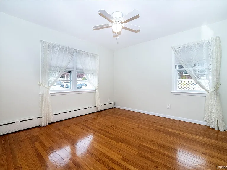 10 Pell Pl — Photo 16
