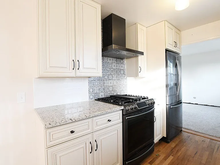 3025 Holly St — Photo 1