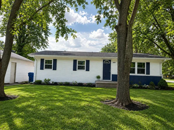609 W Clark St, Thomasboro, IL 61878