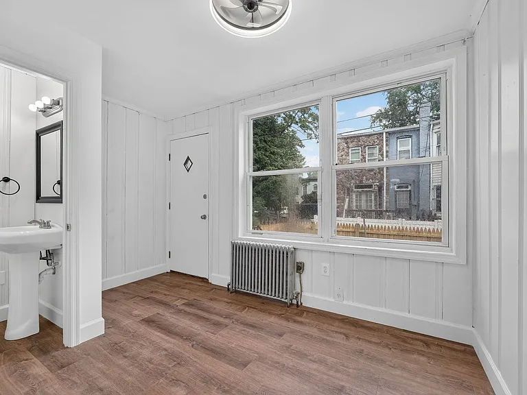 1642 Rosedale St NE — Photo 5