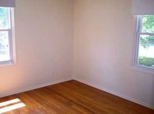 13707 11th St, Grandview, MO 64030