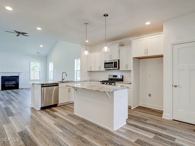 Spicetree Dr — Photo 3