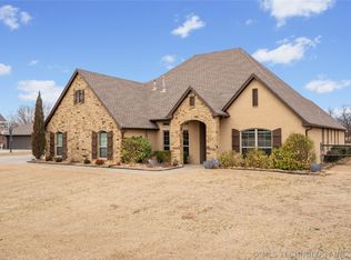 8136 N 68th East Pl, Owasso, OK 74055