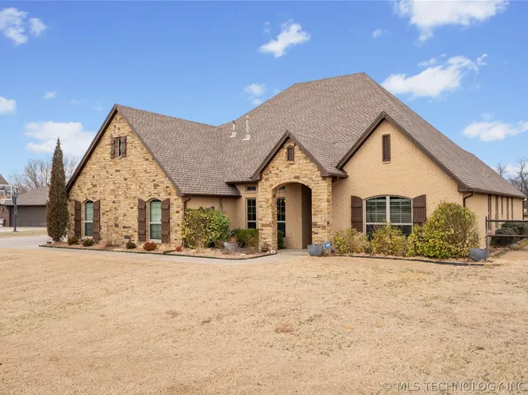 8136 N 68th East Pl, Owasso, OK 74055