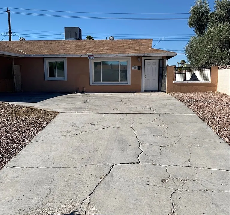 952 King Richard Ave