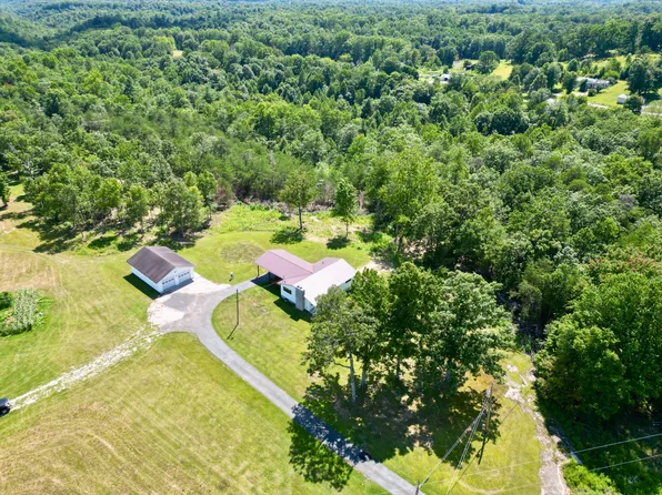 6897 Highway 52 W, Beattyville, KY 41311