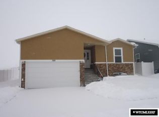 320 Sheep Creek Dr, Rock Springs, WY 82901