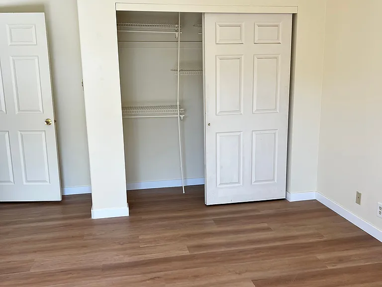 435 NE Clay Ave — Photo 11