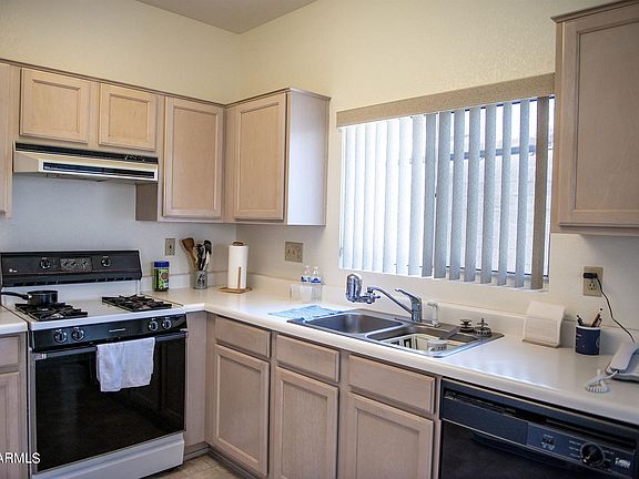5th image of 16142 W Heritage Dr