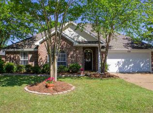 208 Holmar Dr, Brandon, MS 39047