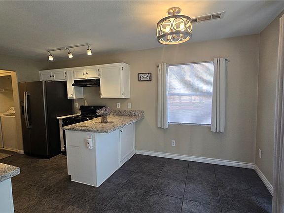 4th image of 6805 Coral Rock Dr
