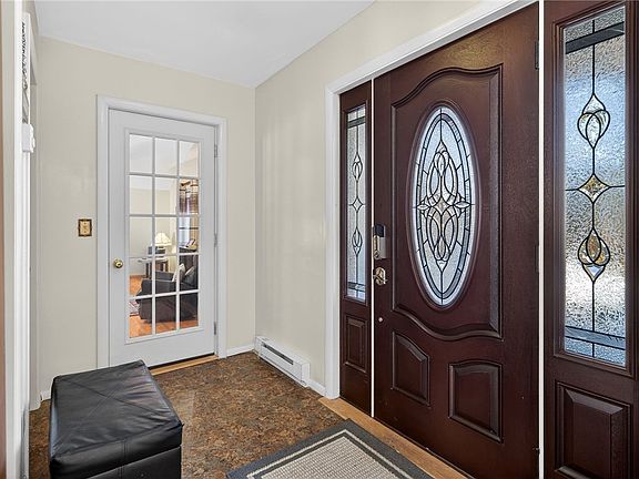 2nd image of 1211 Ellis Hollow Rd