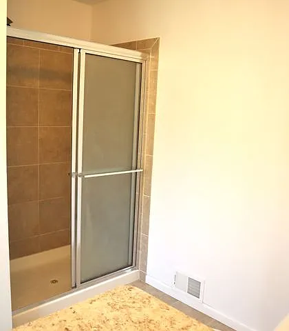 Primary shower
