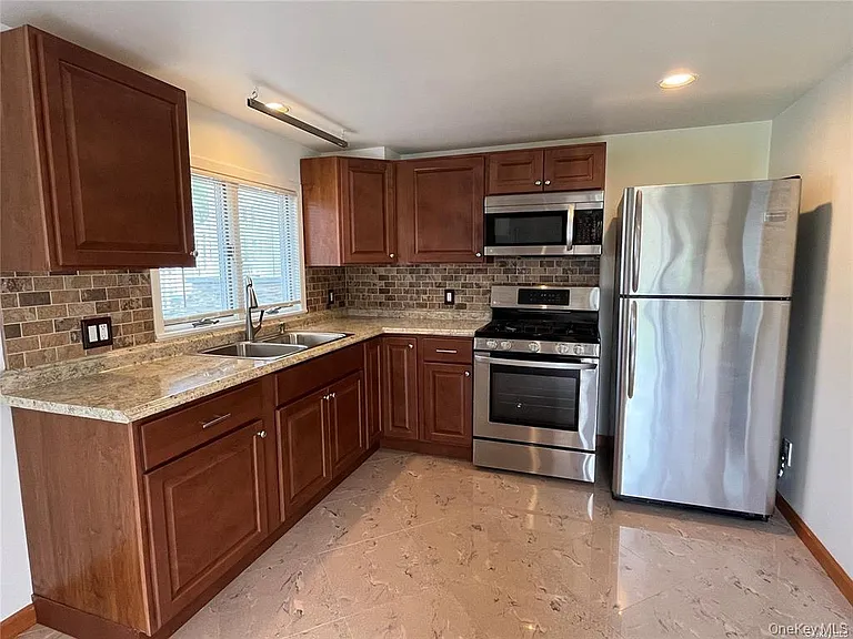 12 Reed Dr — Photo 3