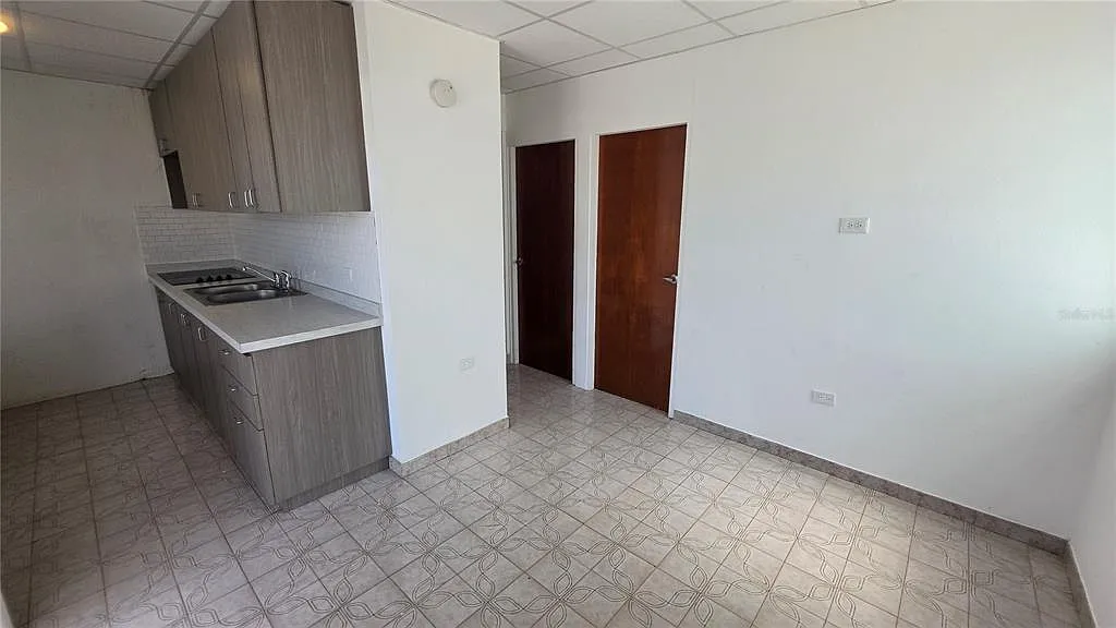 2 bed, 1.0 bath, 650 sqft, $900 — Photo 4