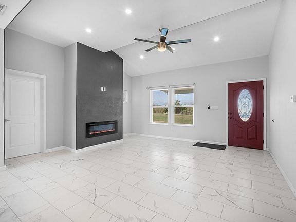 4th image of 255 Thompson Rd