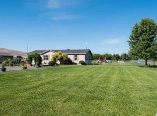 21004 N 729th Pr NW, Prosser, WA 99350