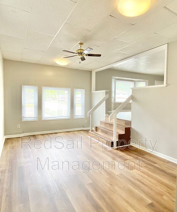 1st image of 34 Warren Dr