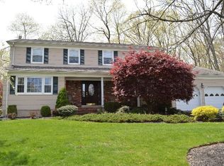 18 Gristmill Rd, Cedar Knolls, NJ 07927