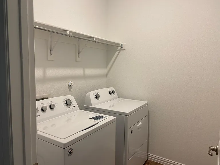 2203 Hanover St — Photo 13