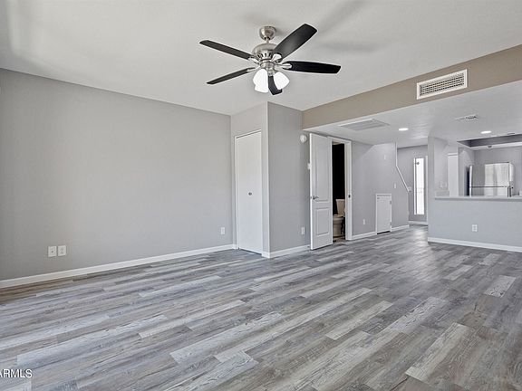 3rd image of 1601 W Sunnyside Dr Unit 118