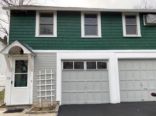 32 Grove St, Sea Cliff, NY 11579