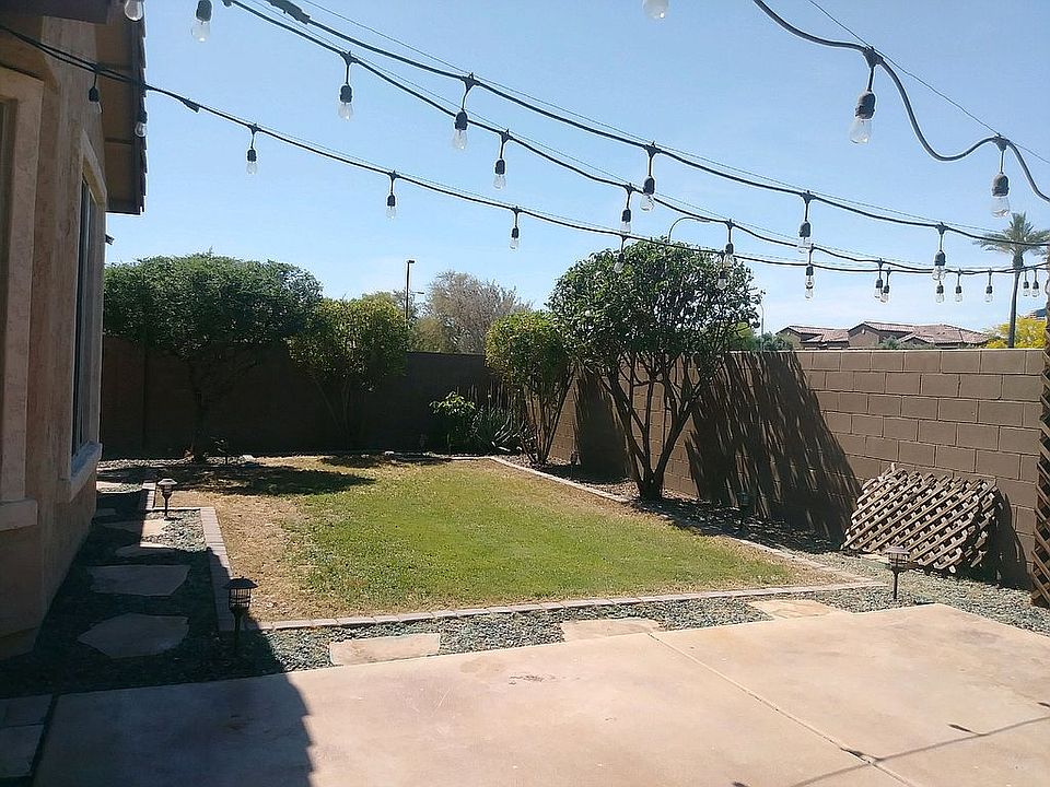2nd image of 190 W Wisteria Pl
