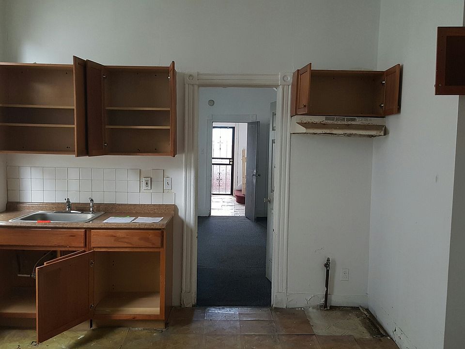 2nd image of 2121 Washington Ave