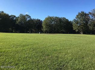 4 Lancair Dr, Picayune, MS 39466