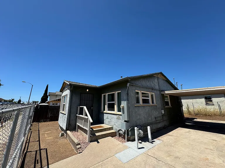 3766 Teak St — Photo 3