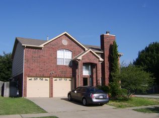 6000 Flyers Ln, Arlington, TX 76018