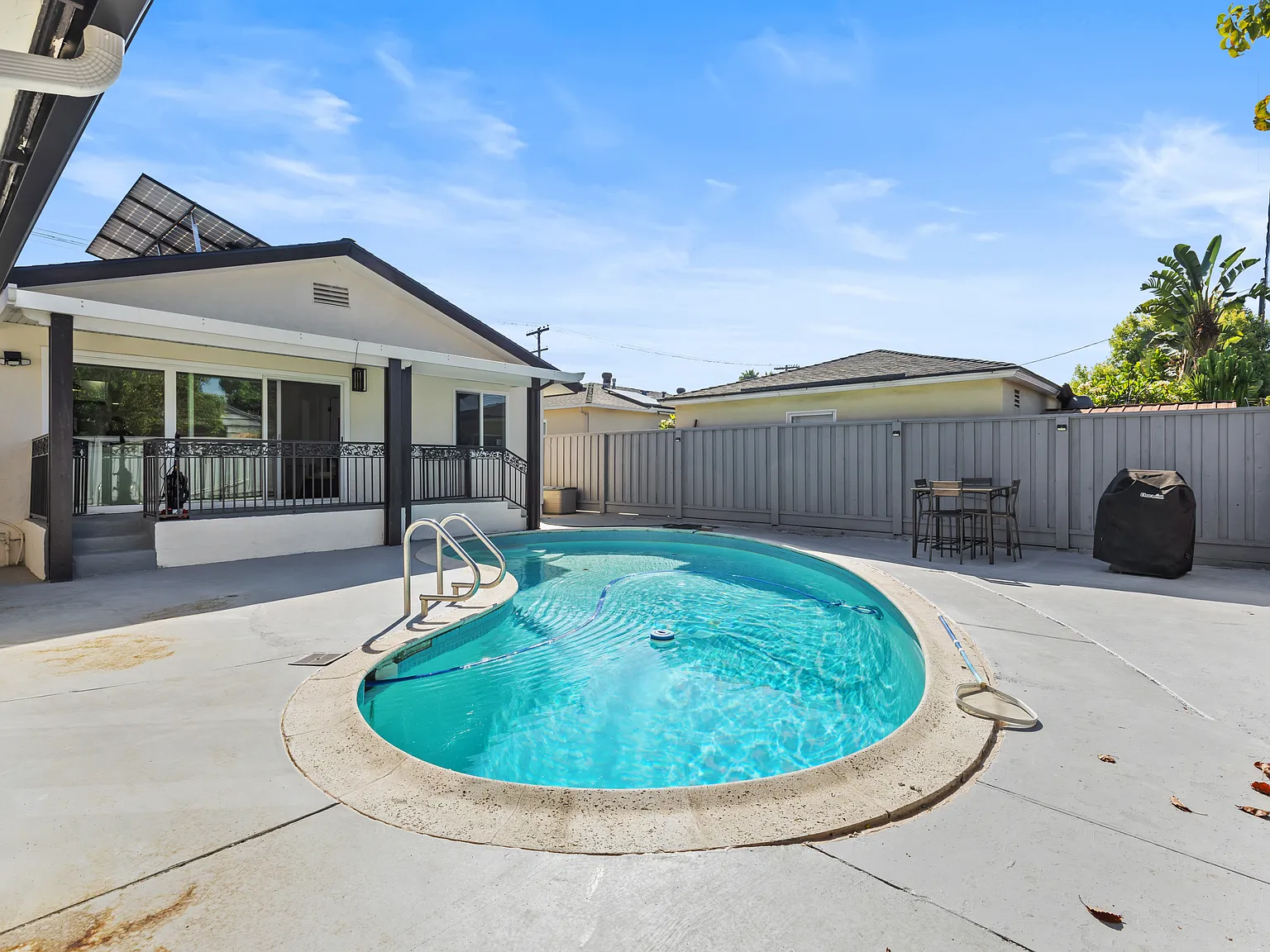 9 bed, 2209 sqft, $13,500 — Photo 4