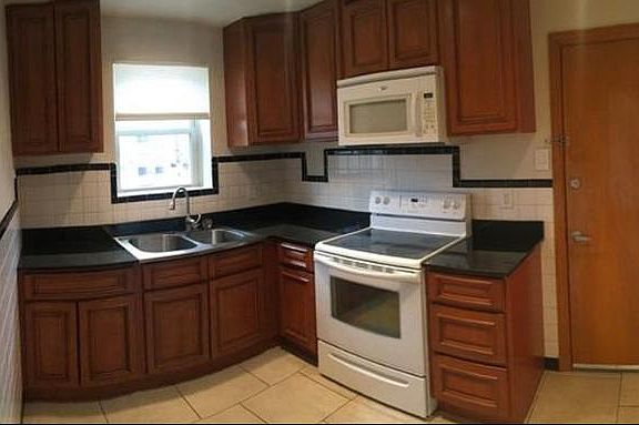 3rd image of 5853 Sunshine Dr APT 2W