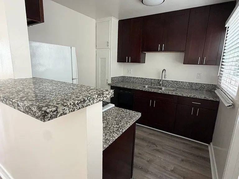 4150 1/2 Estrella Ave — Photo 13