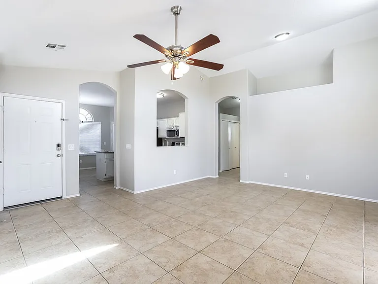 7427 W Tina Ln — Photo 6