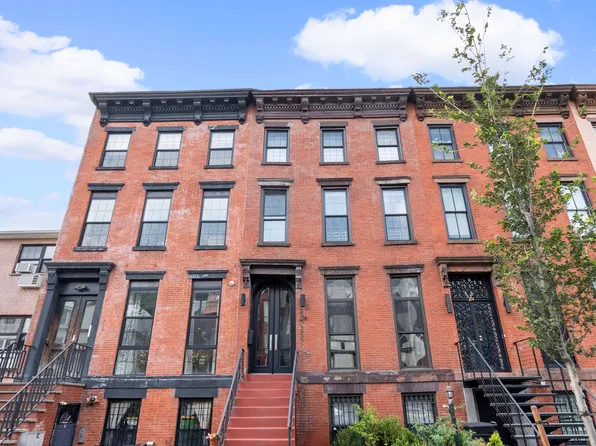 216 Quincy Street image 1 of 7
