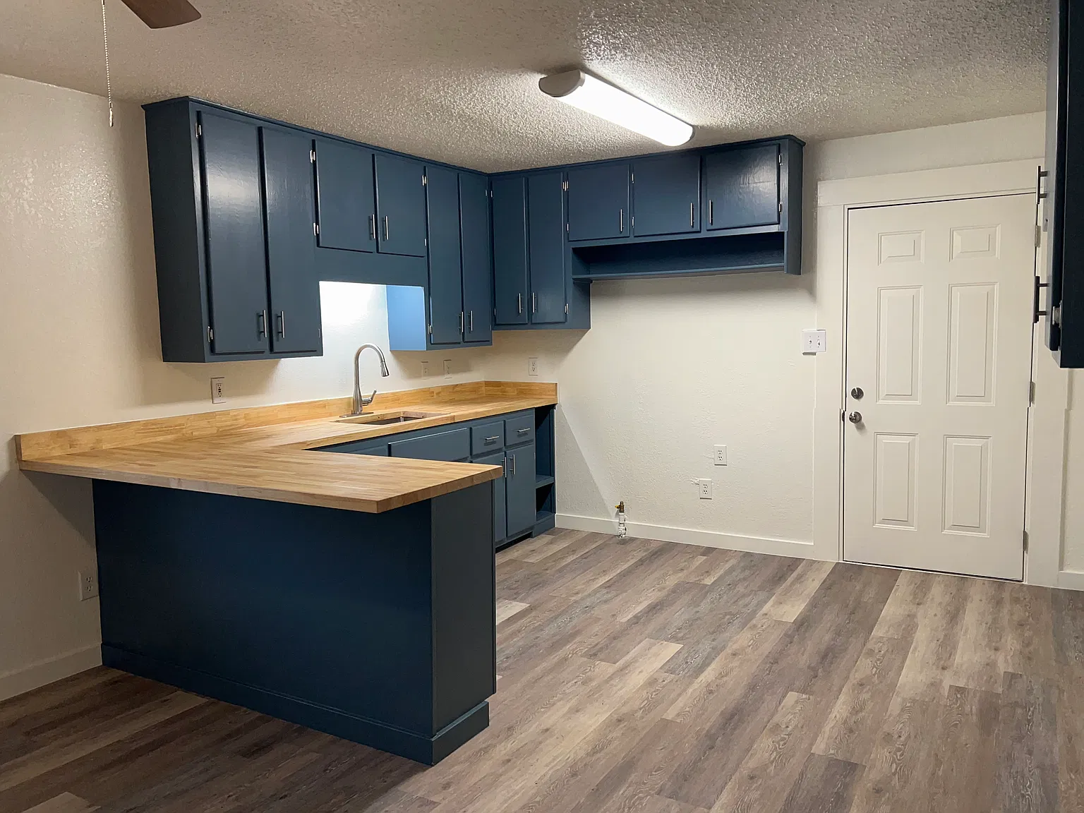 2 bed, 915 sqft, $1,500 — Photo 3