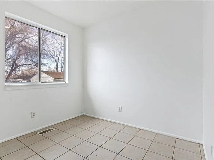 1211 W Iola Ave #6 — Photo 16