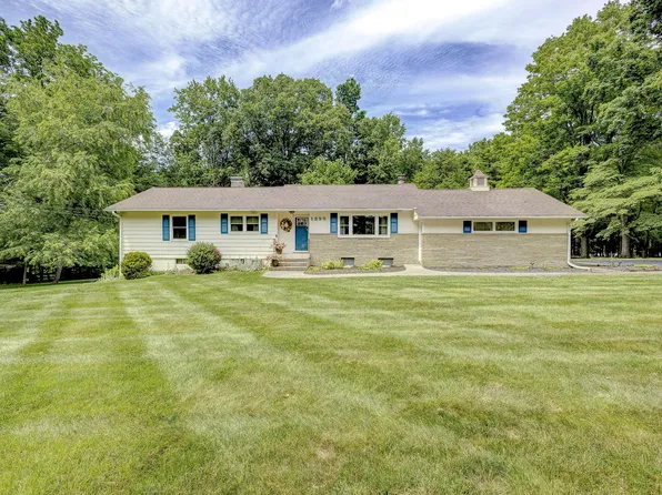 1395 New Gambier Rd, Mount Vernon, OH 43050