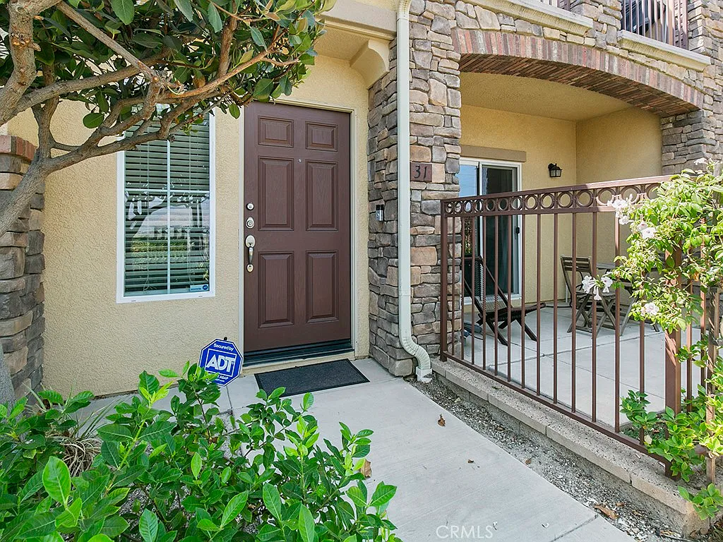 2 bed, 1220 sqft, $3,295 — Photo 1